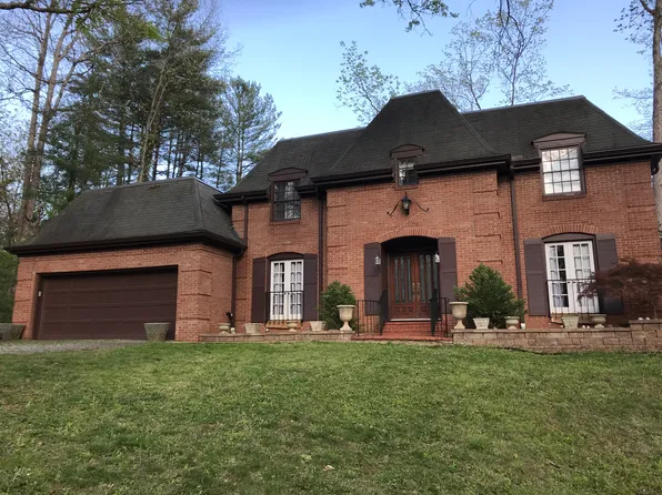 122 Meadow Ln, Marietta, OH 45750