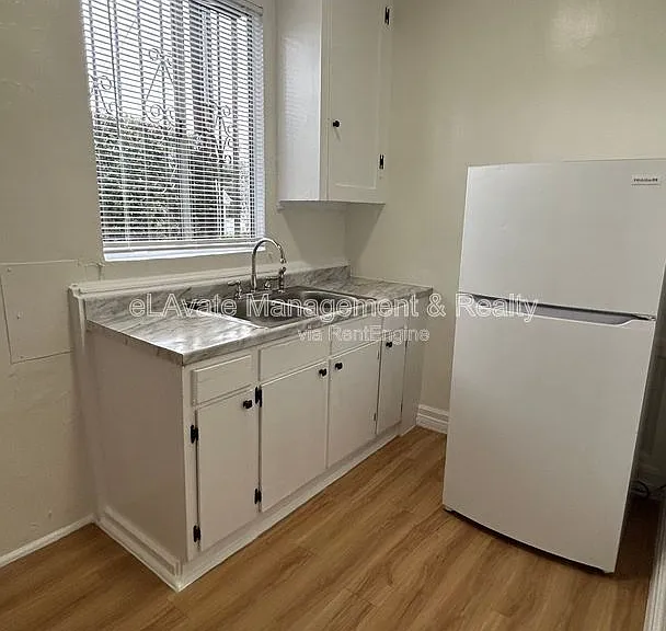 819 Irolo St — Photo 15