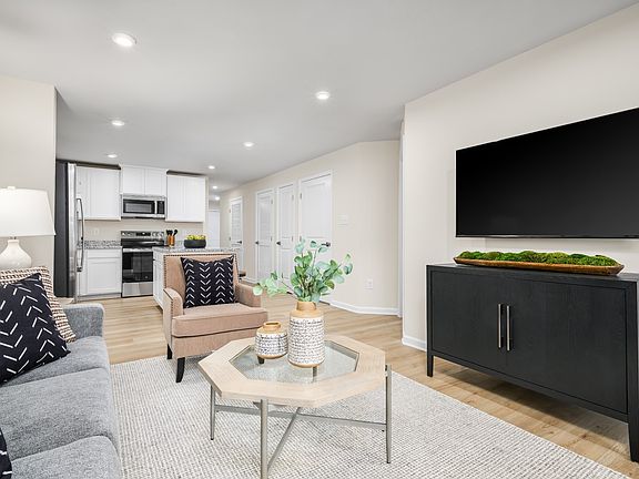 3rd image of 585 Big Bend Ct #101