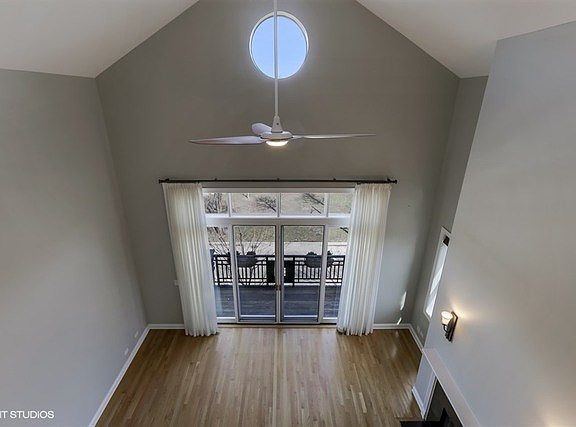 2nd image of 2323 W Montrose Ave APT 3E