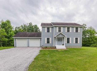 618 Queen Anne Rd, Amsterdam, NY 12010