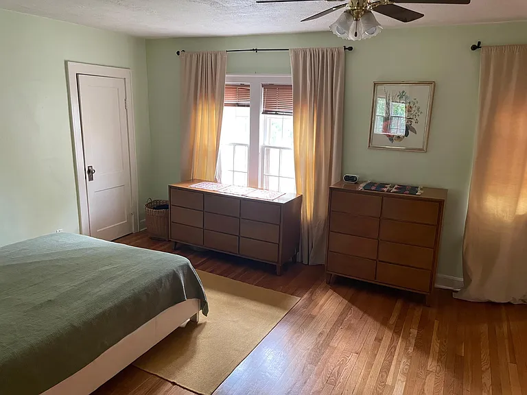 Upstairs large bedroom