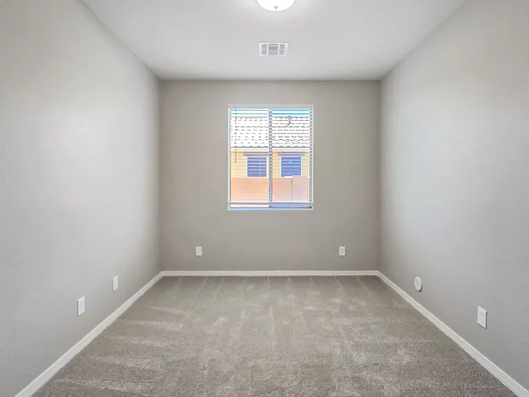 17878 W Desert Wind Dr — Photo 16