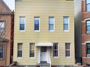 2556 37th St, Astoria, NY 11103