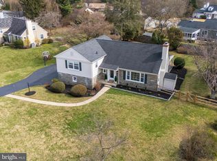 125 Clover Hill Ln, Wayne, PA 19087