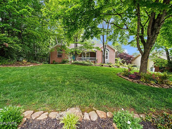 2nd image of 1712 Summer Spring Blvd