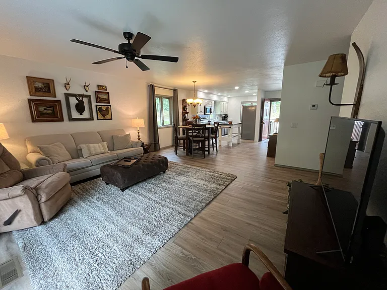 19 Lunsford Ln — Photo 14