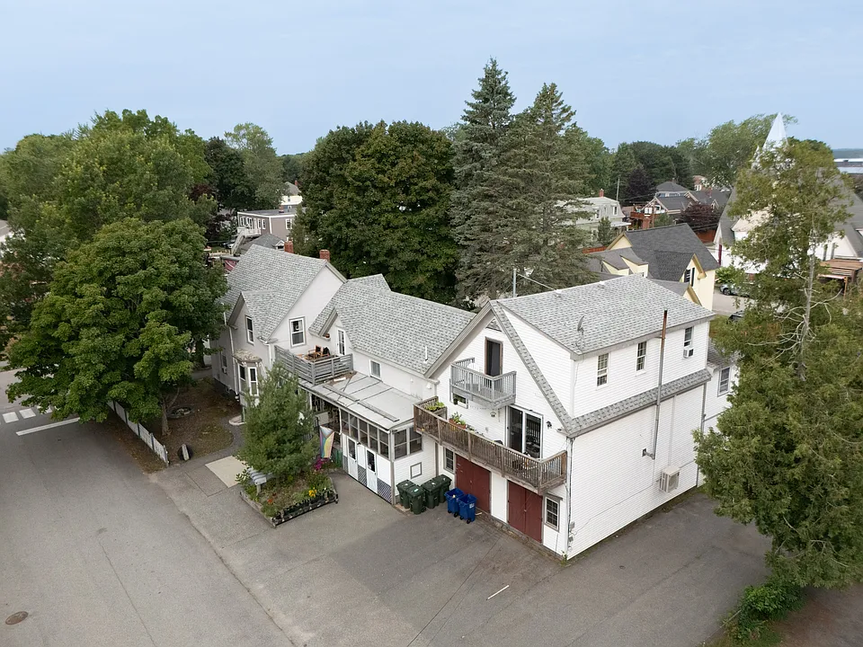 184 Elm St #1