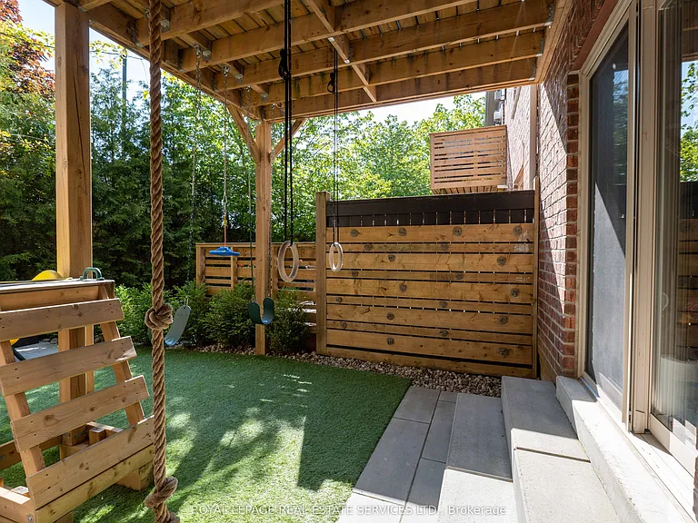 2083 Grange Dr — Photo 7