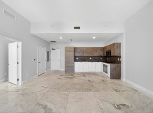 400 Sunny Isles Blvd #102, Sunny Isles Beach, FL 33160