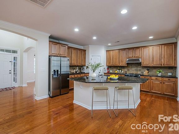 5th image of 1595 Bay Meadows Ave NW