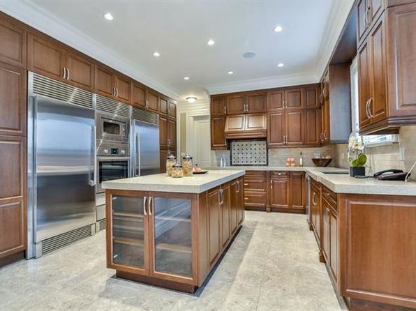 5 bedroom rental in Richmond — photo 3