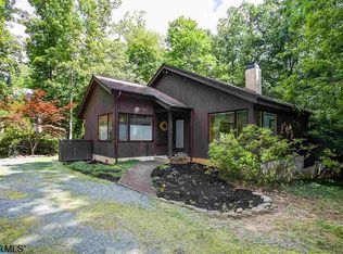 8 Barefoot Ln, Palmyra, VA 22963
