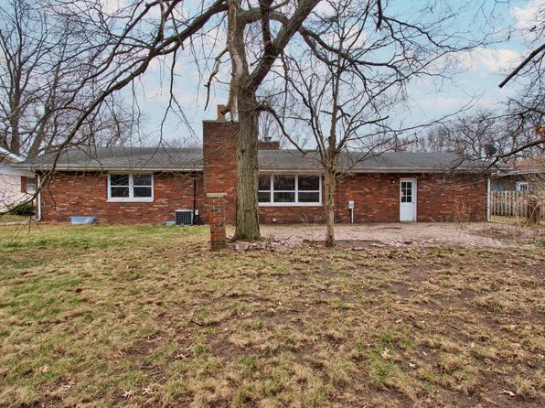 5564 E Hiawatha Ln, Stevensville, MI 49127