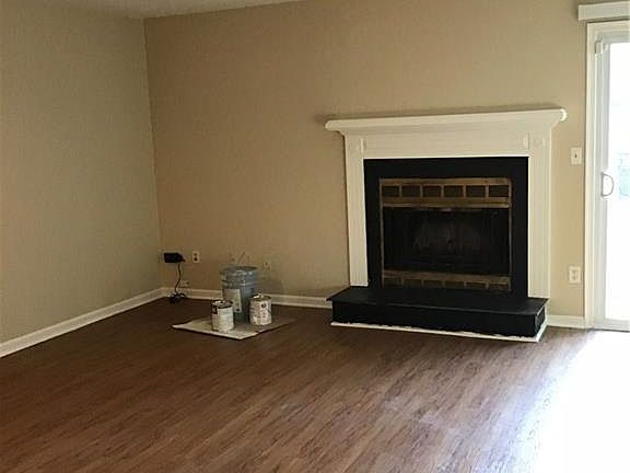 3rd image of 606 Aubrey Dr
