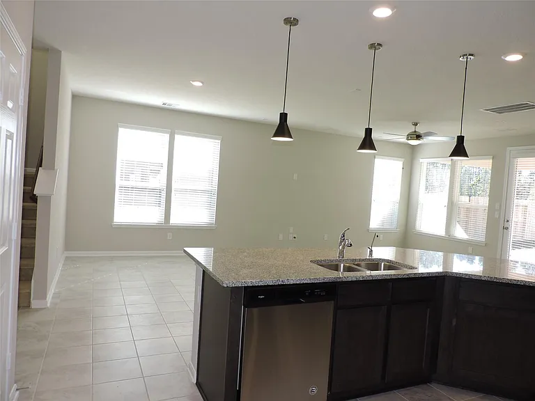 1164 Littleton Ct — Photo 11