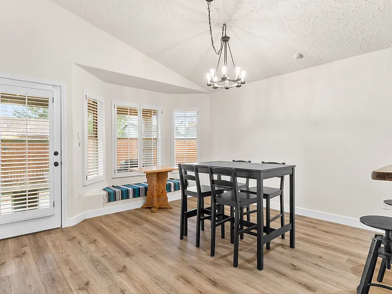 3853 Benjamin Davis Dr — Photo 10