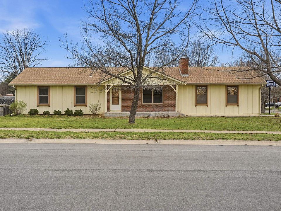 1st image of 2601 SW Kingsrow Rd