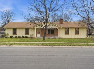 2601 SW Kingsrow Rd, Topeka, KS 66614