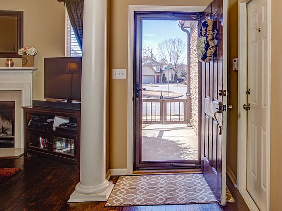 3rd image of 15840 Elaine Ct