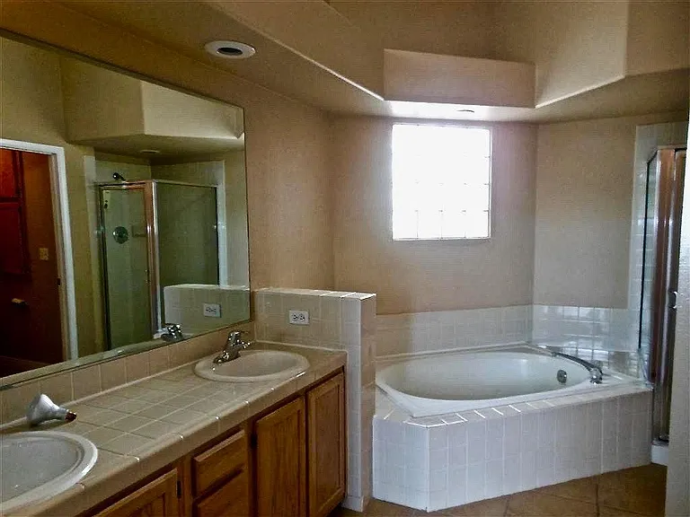 2420 Silver Shadow Dr #HOUSE — Photo 11