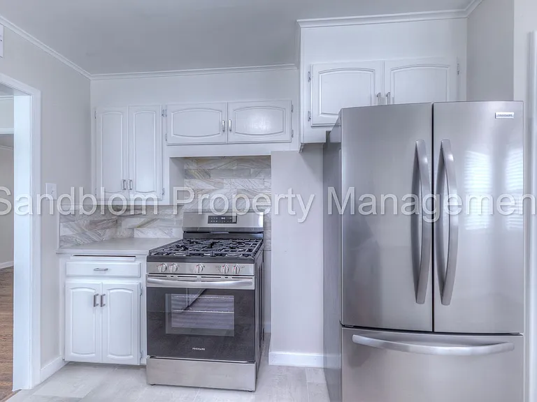 5169 S Troost Ave — Photo 10