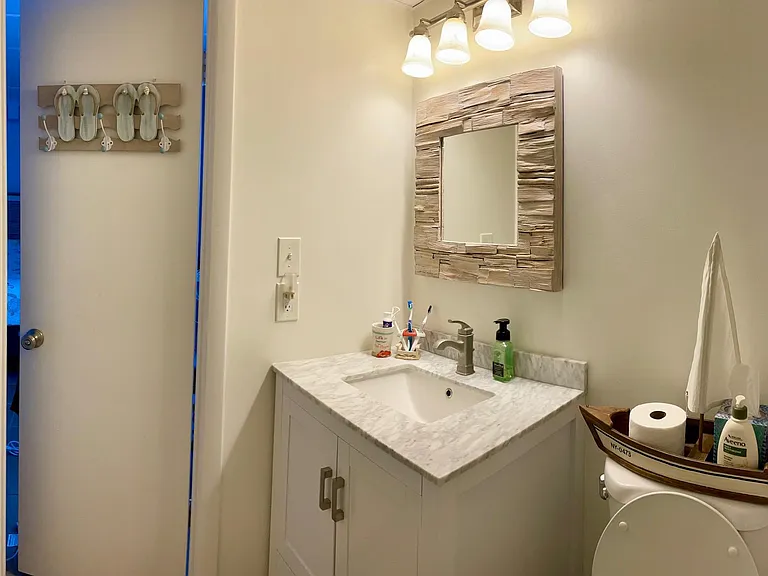 9 138th St #208 — Photo 3