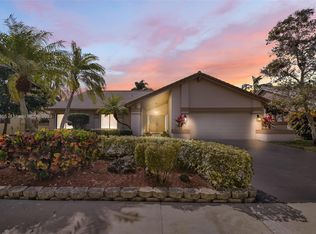 10730 NW 4th St, Plantation, FL 33324