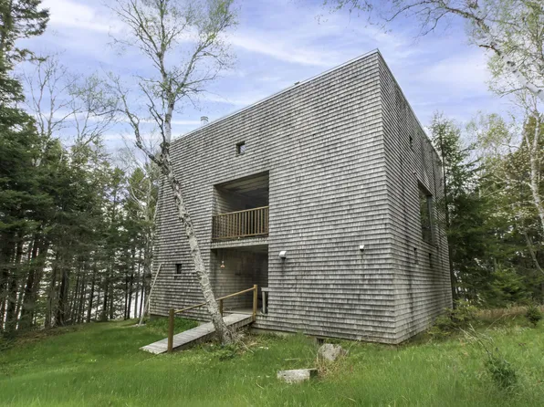 85 E Side Road, Machiasport, ME 04655