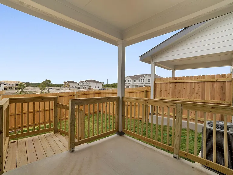 219 Damon Dr — Photo 8