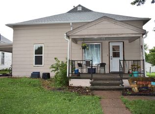 208 E 3rd St, Washington, KS 66968