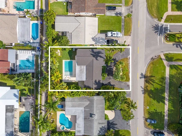 1025 Washington St, Hollywood, FL 33019