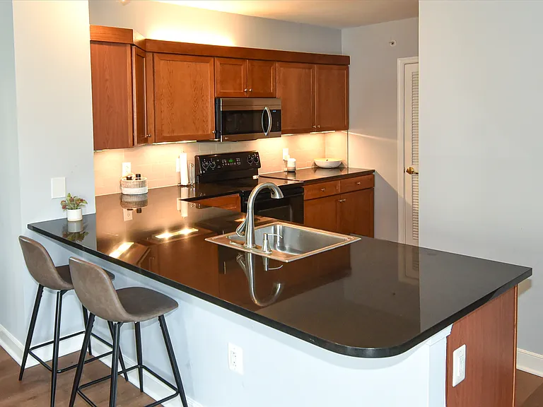 616 E St NW #619 — Photo 9
