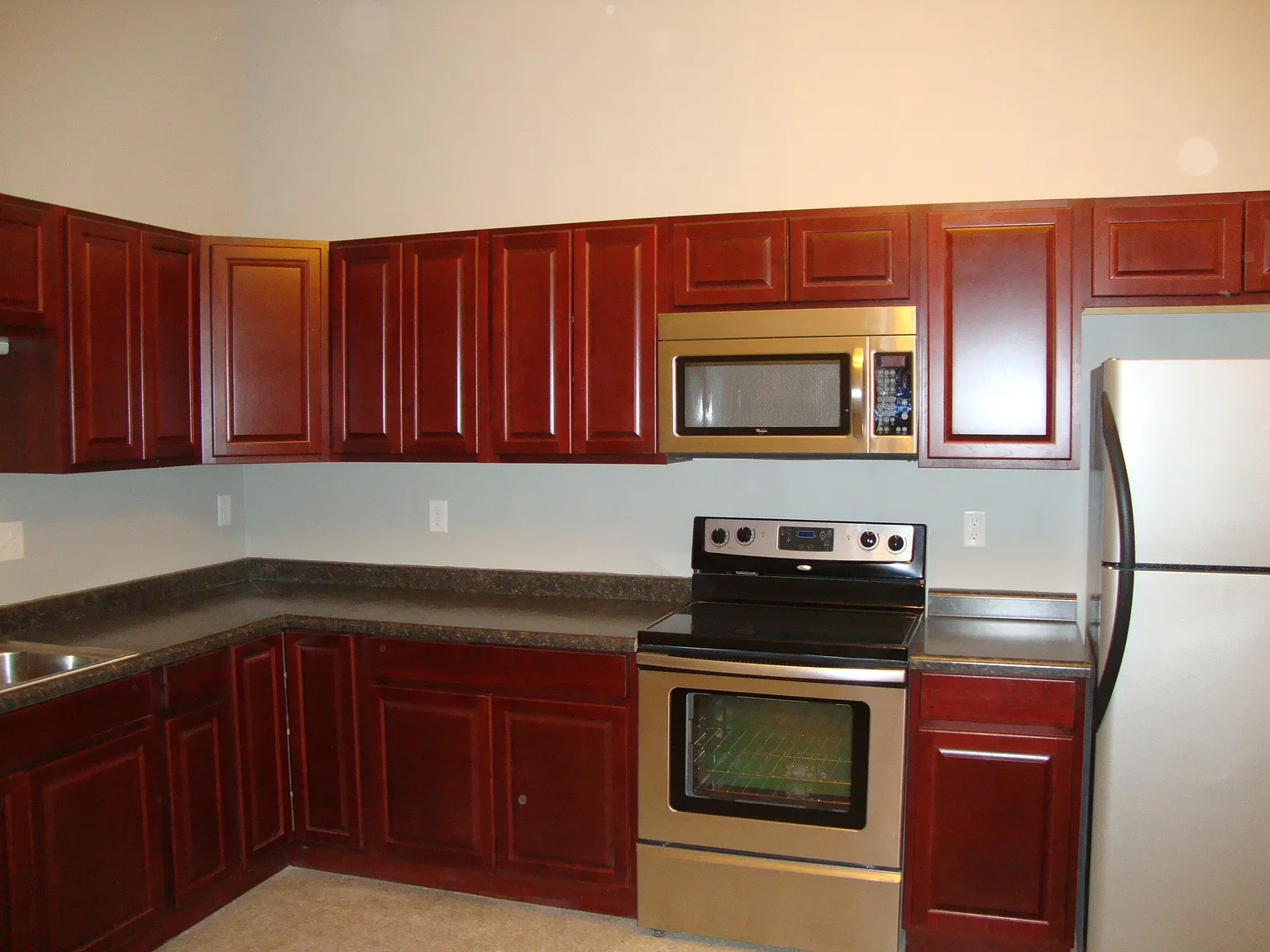 2 bed, 1500 sqft, $1,050 — Photo 2