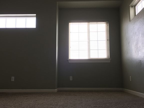 5th image of 124 W Dooley Ln