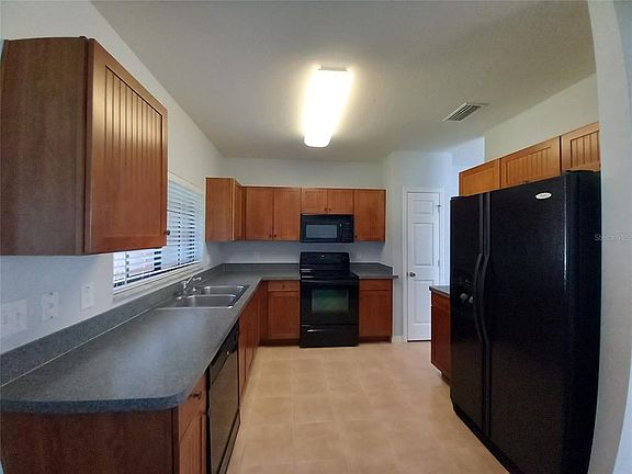 5th image of 1037 Blackwater Dr #3B