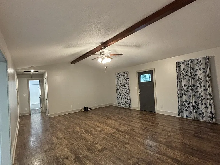 113 Moss Ln — Photo 4