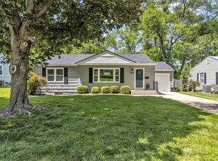 7520 Windsor St, Prairie Village, KS 66208