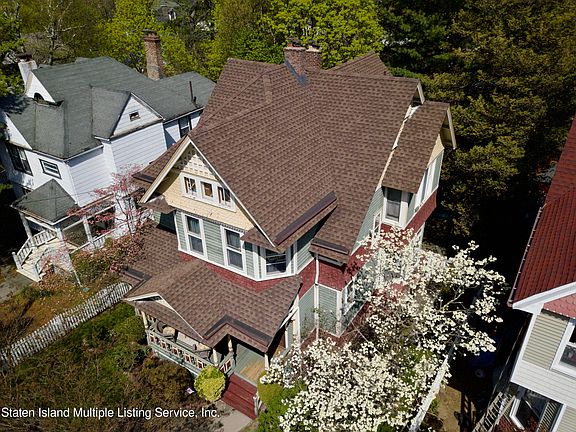 4th image of 139 Henderson Ave