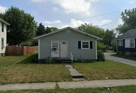 3 bed, 1104 sqft, $1,195 — Photo 1