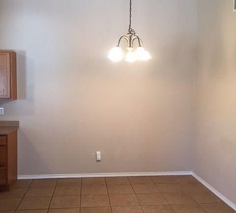 4th image of 1635 Bradley Ct
