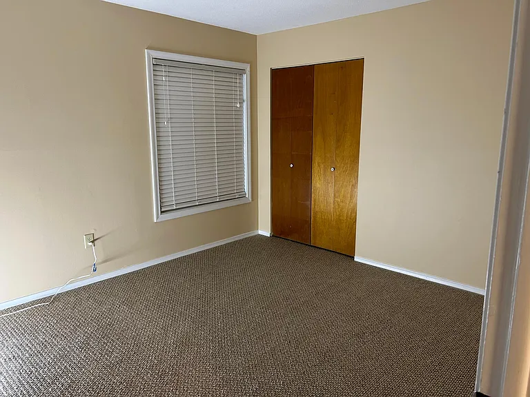 31 Woodsedge Dr #4B — Photo 13