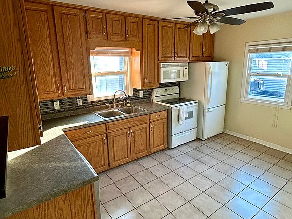 2nd image of 140 Morgan Rd