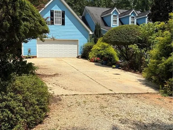 1555 Maple Ridge Dr, Loganville, GA 30052