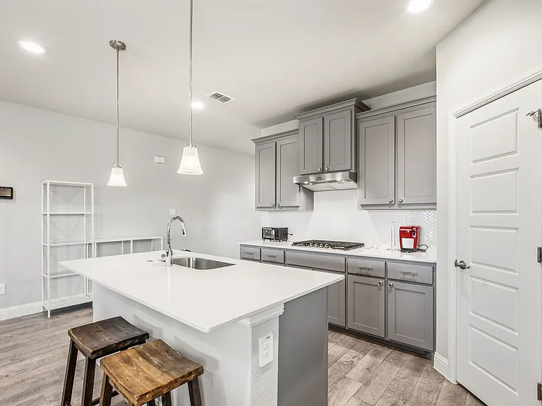 1501 Woodpecker St — Photo 22