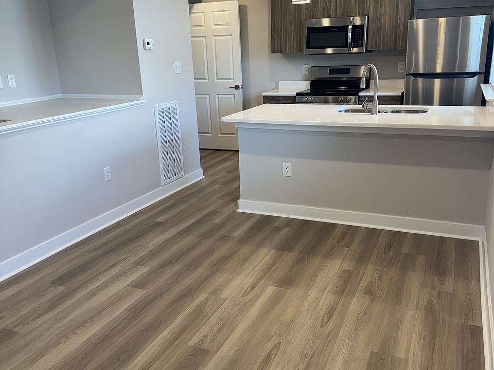 1st image of 1111 N Thompson St #103