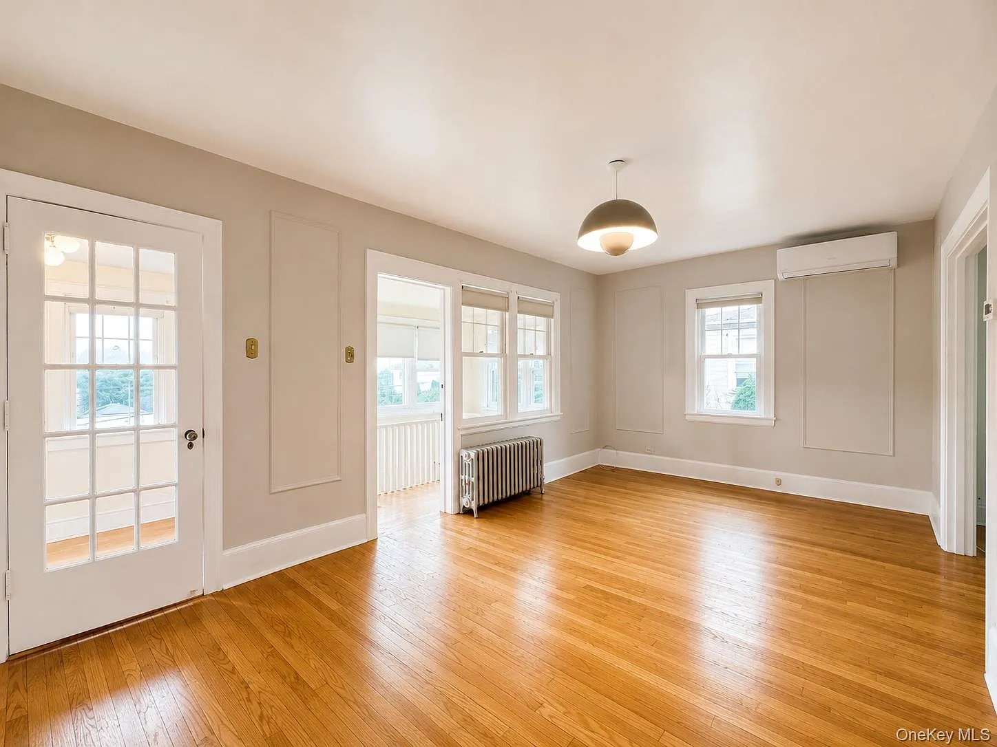 3 bed, 1.0 bath, 1243 sqft, $3,800 — Photo 3