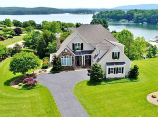 15 Harbor Hill Dr, Moneta, VA 24121