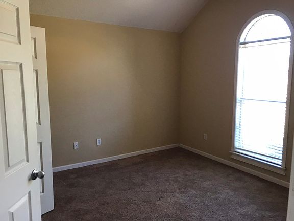 4th image of 495 Alexa Dr