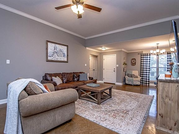 5th image of 1808 Auburn Hills Dr